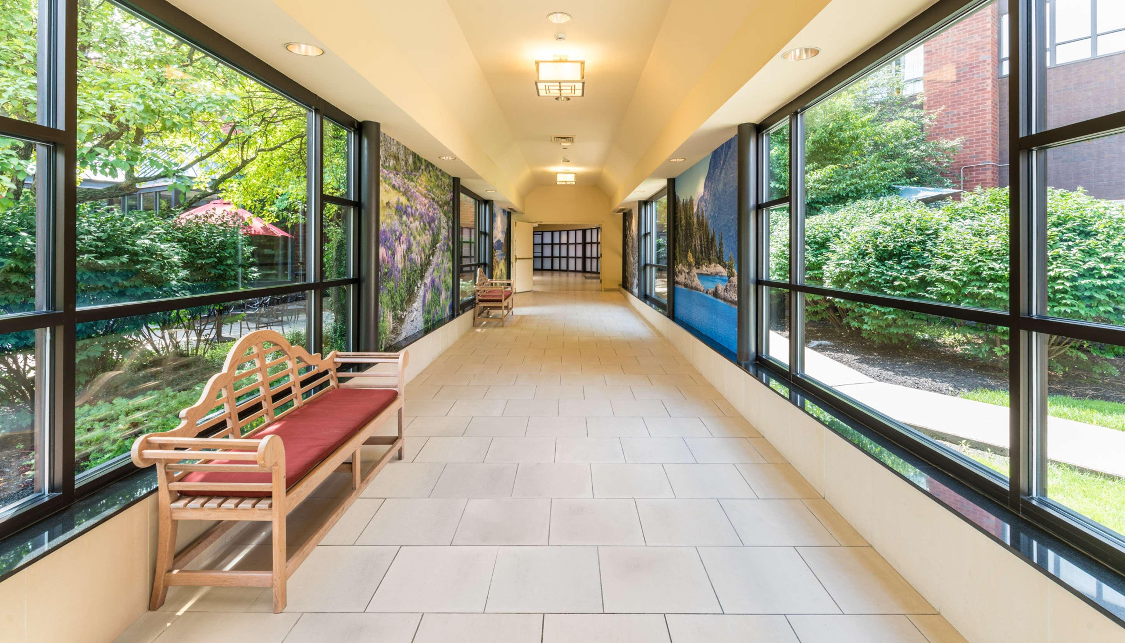 The Saratoga Hilton Hotel Saratoga Springs Bagian luar foto
