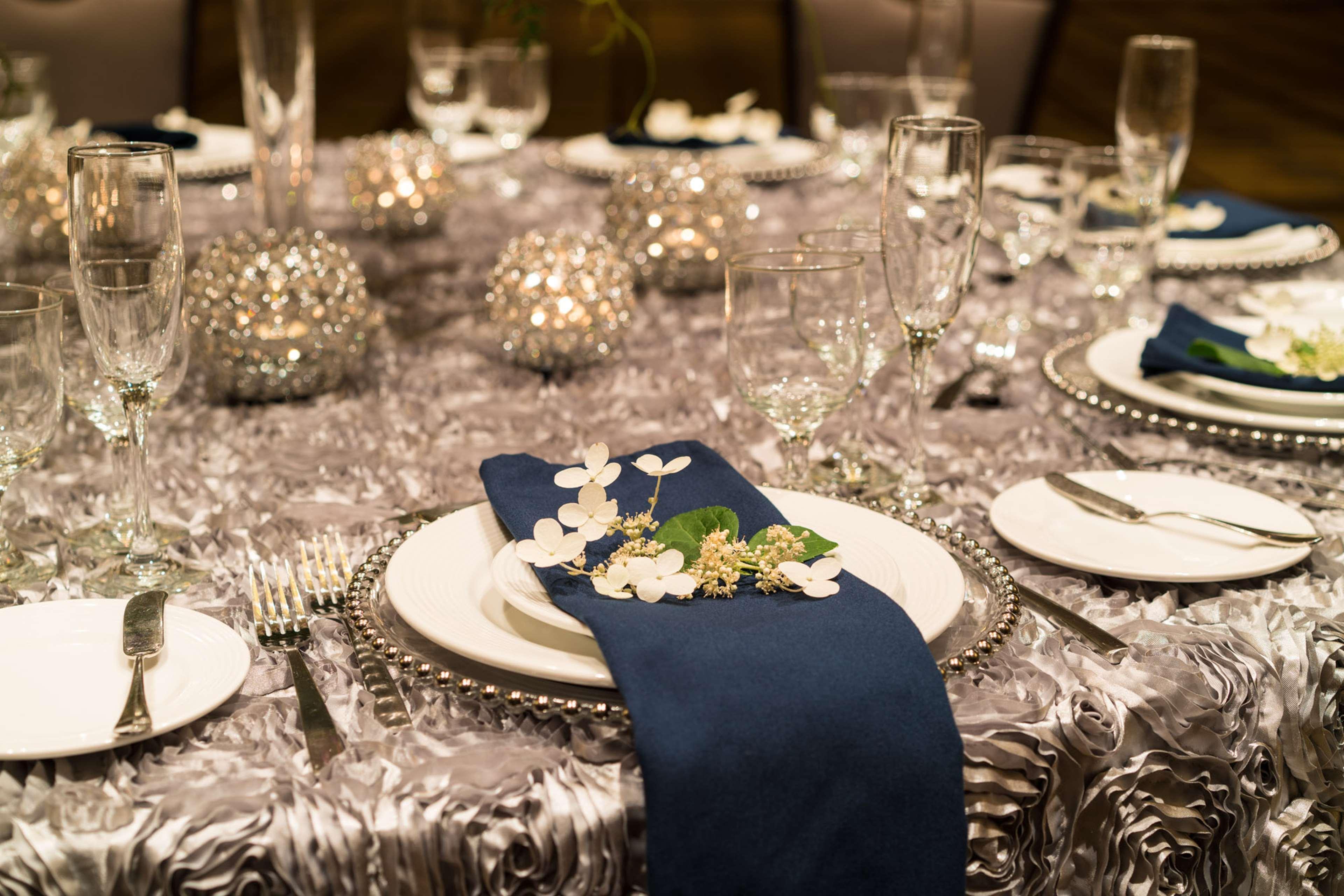 The Saratoga Hilton Hotel Saratoga Springs Bagian luar foto