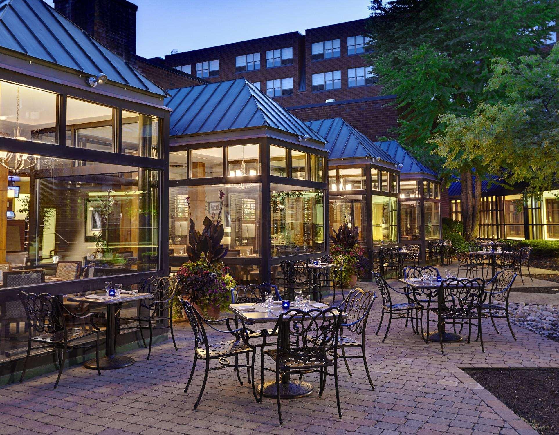 The Saratoga Hilton Hotel Saratoga Springs Bagian luar foto