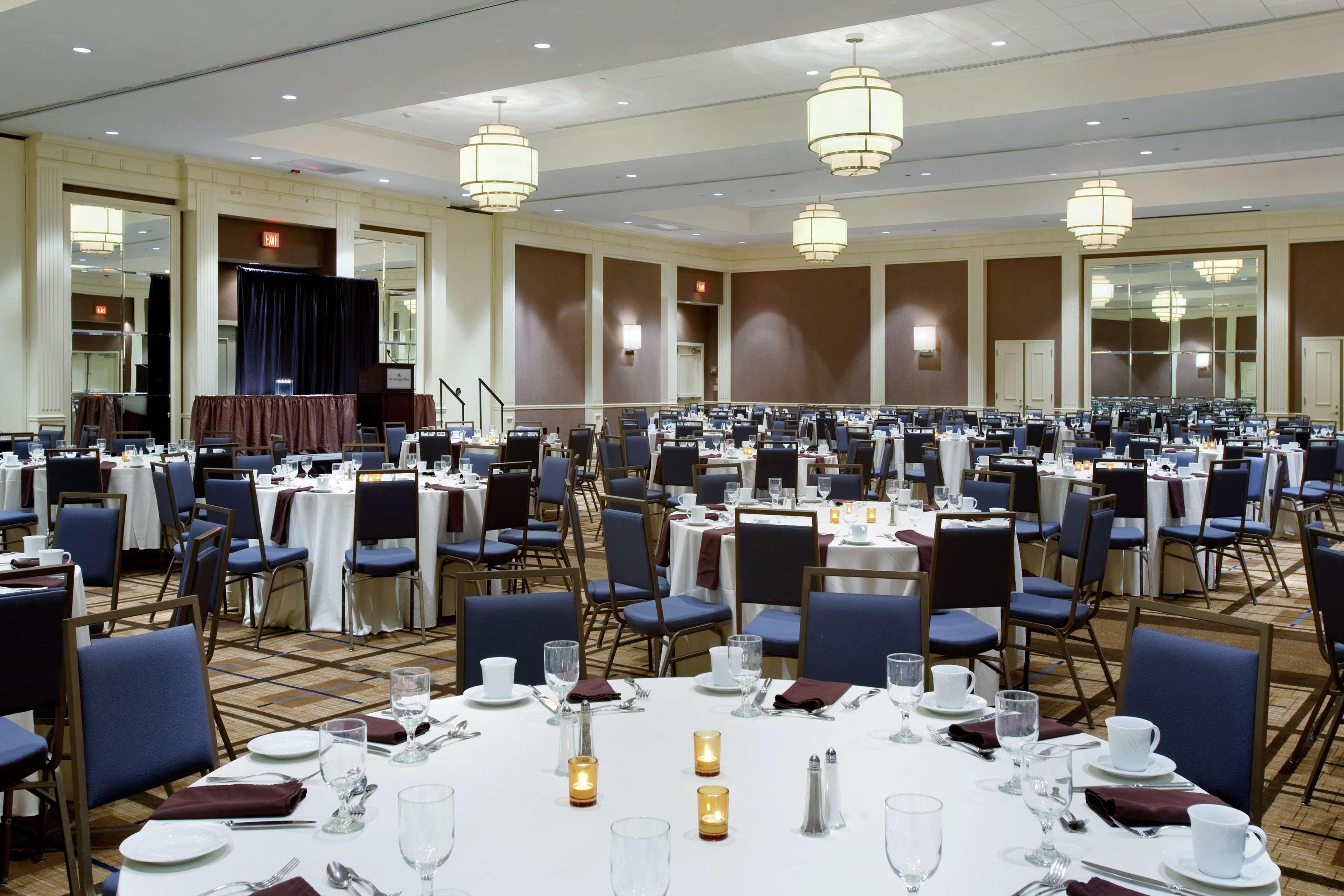 The Saratoga Hilton Hotel Saratoga Springs Bagian luar foto