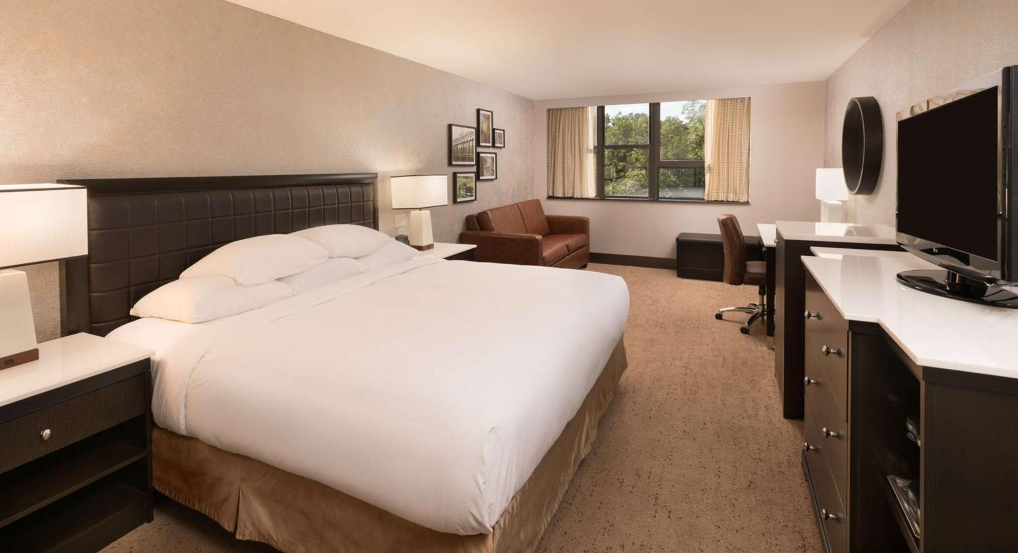 The Saratoga Hilton Hotel Saratoga Springs Bagian luar foto