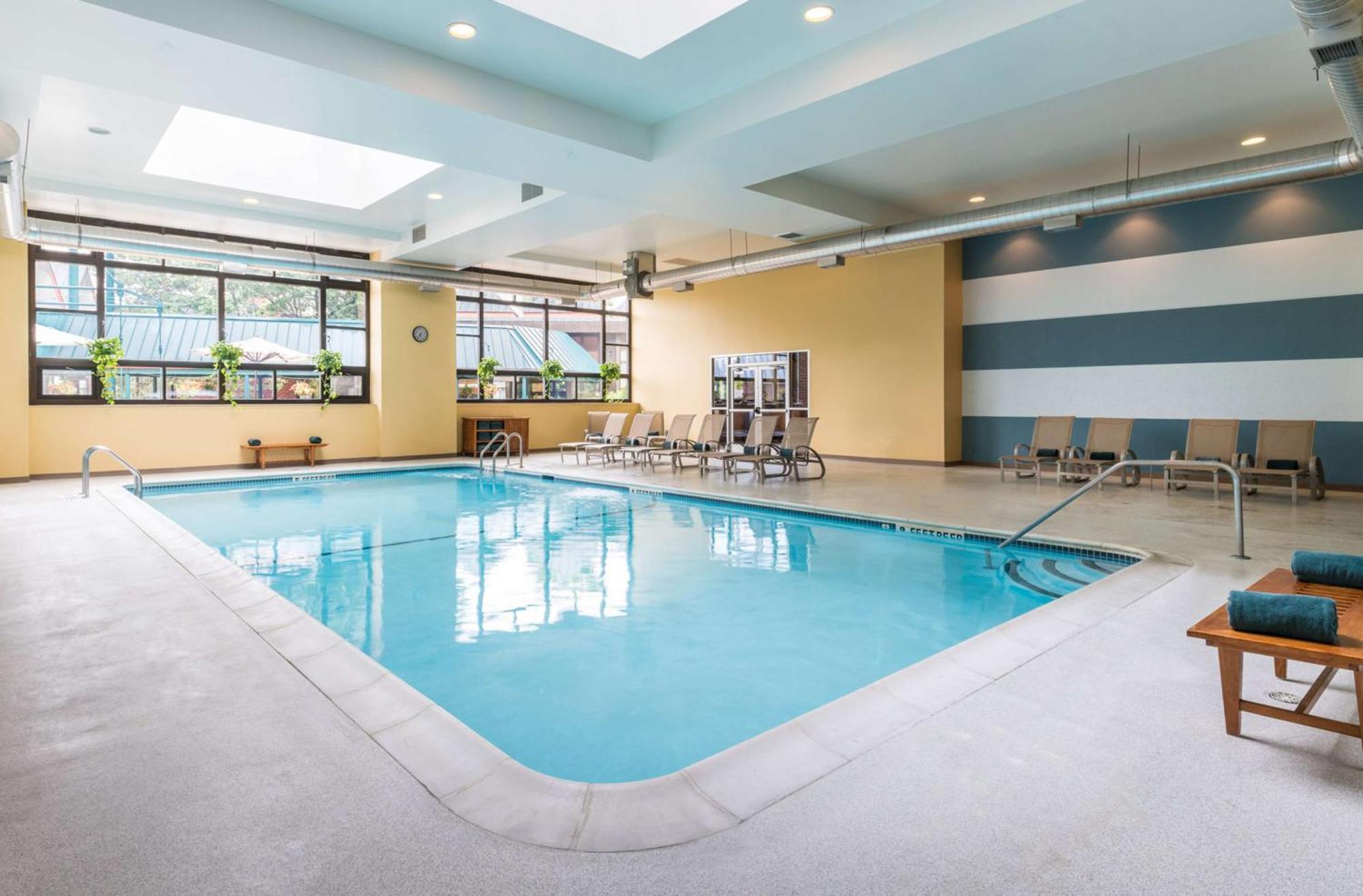 The Saratoga Hilton Hotel Saratoga Springs Bagian luar foto
