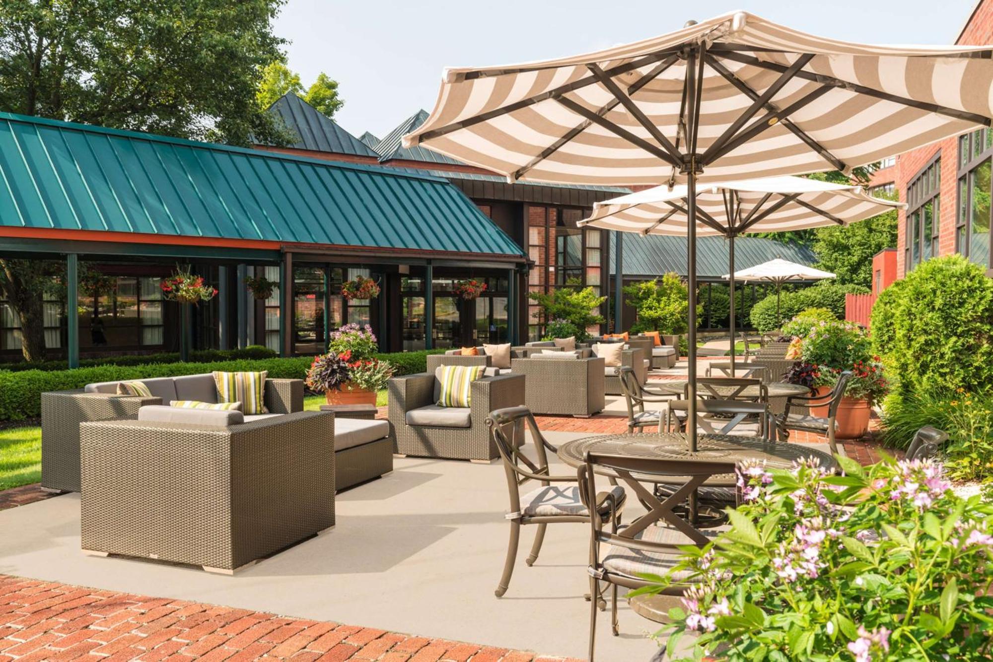 The Saratoga Hilton Hotel Saratoga Springs Bagian luar foto